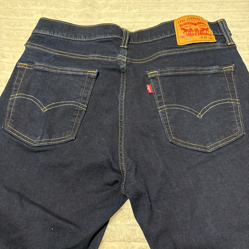 Jeans - Picture 2 of 3